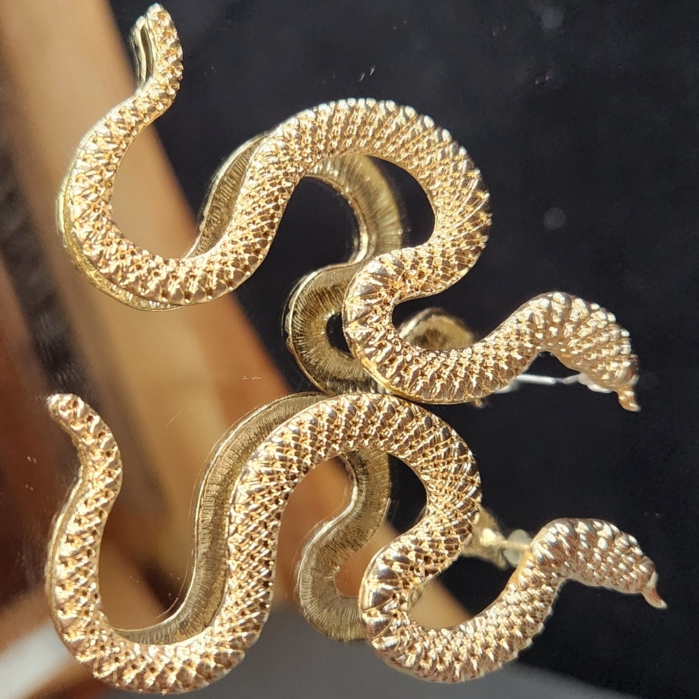Gold tone slithering snake 3" dangle statement earrings‎ - Picture 3 of 5